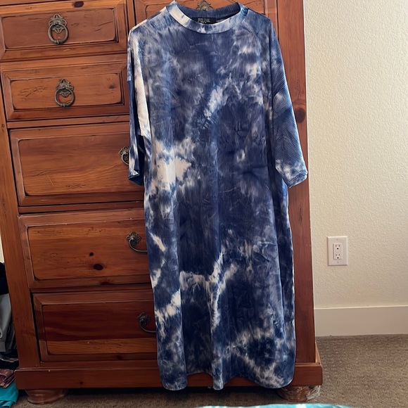 Dressed in LALA Dresses & Skirts - Dressed In Lala Tie Dye Rubbed Knit Dress, size XL.